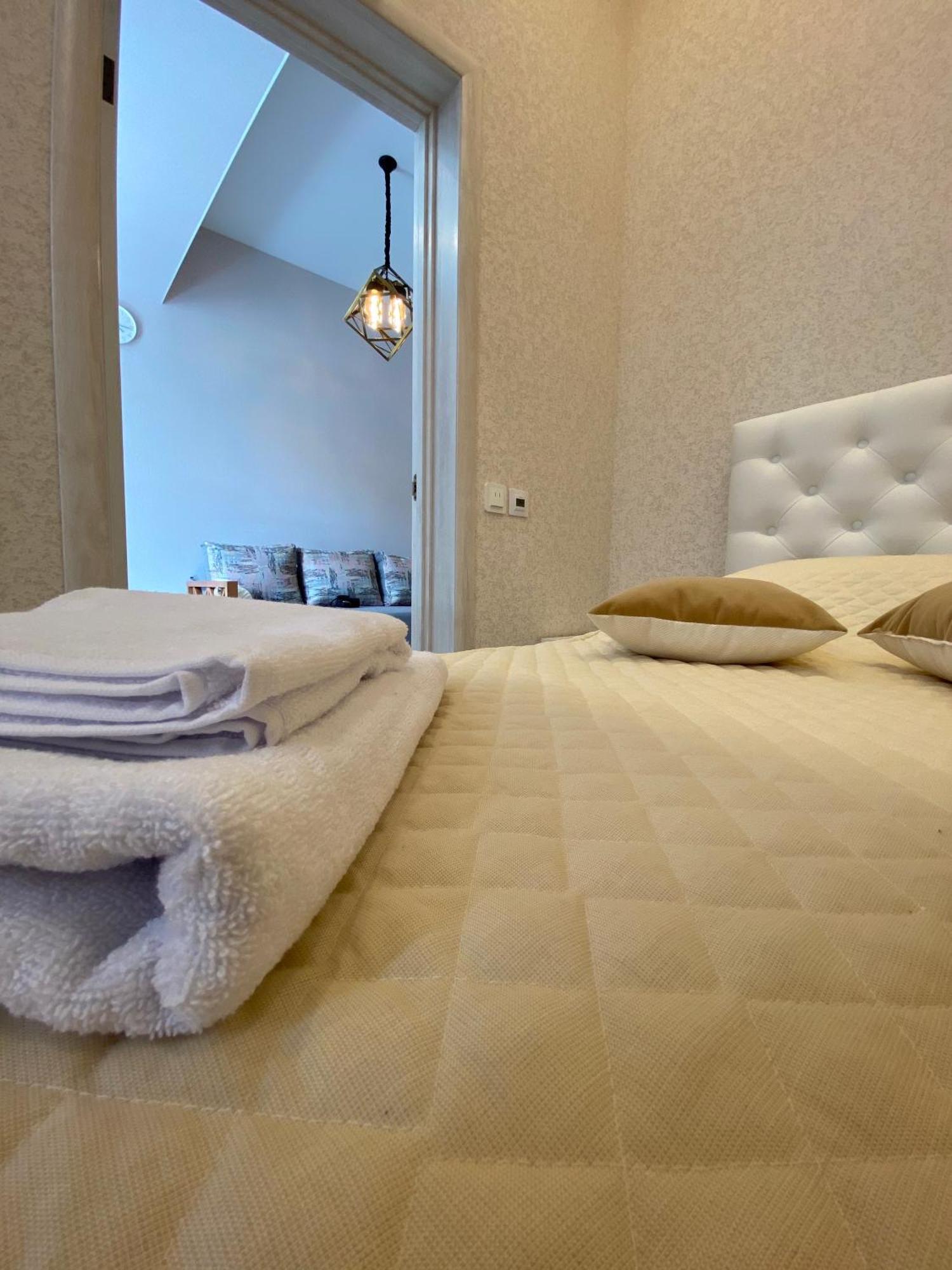 Апартаменты У Моря Magnit Первая Линия Odessa Buitenkant foto